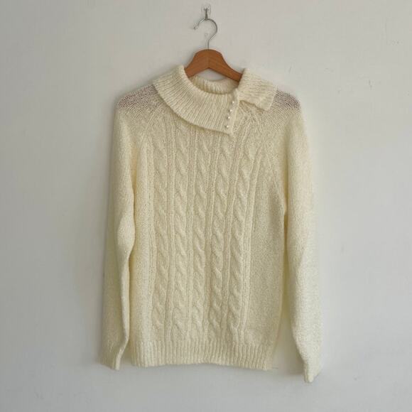 Vintage – Jennifer Moore White Pearl Button Collar Cable Knit Sweater - Picture 1 of 9